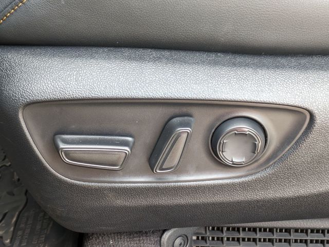 2025 Toyota Sienna Woodland Edition photo 13