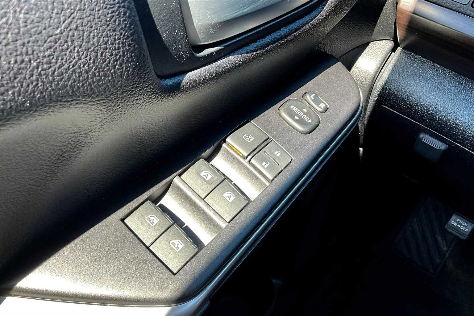 2017 Toyota Camry LE photo 30