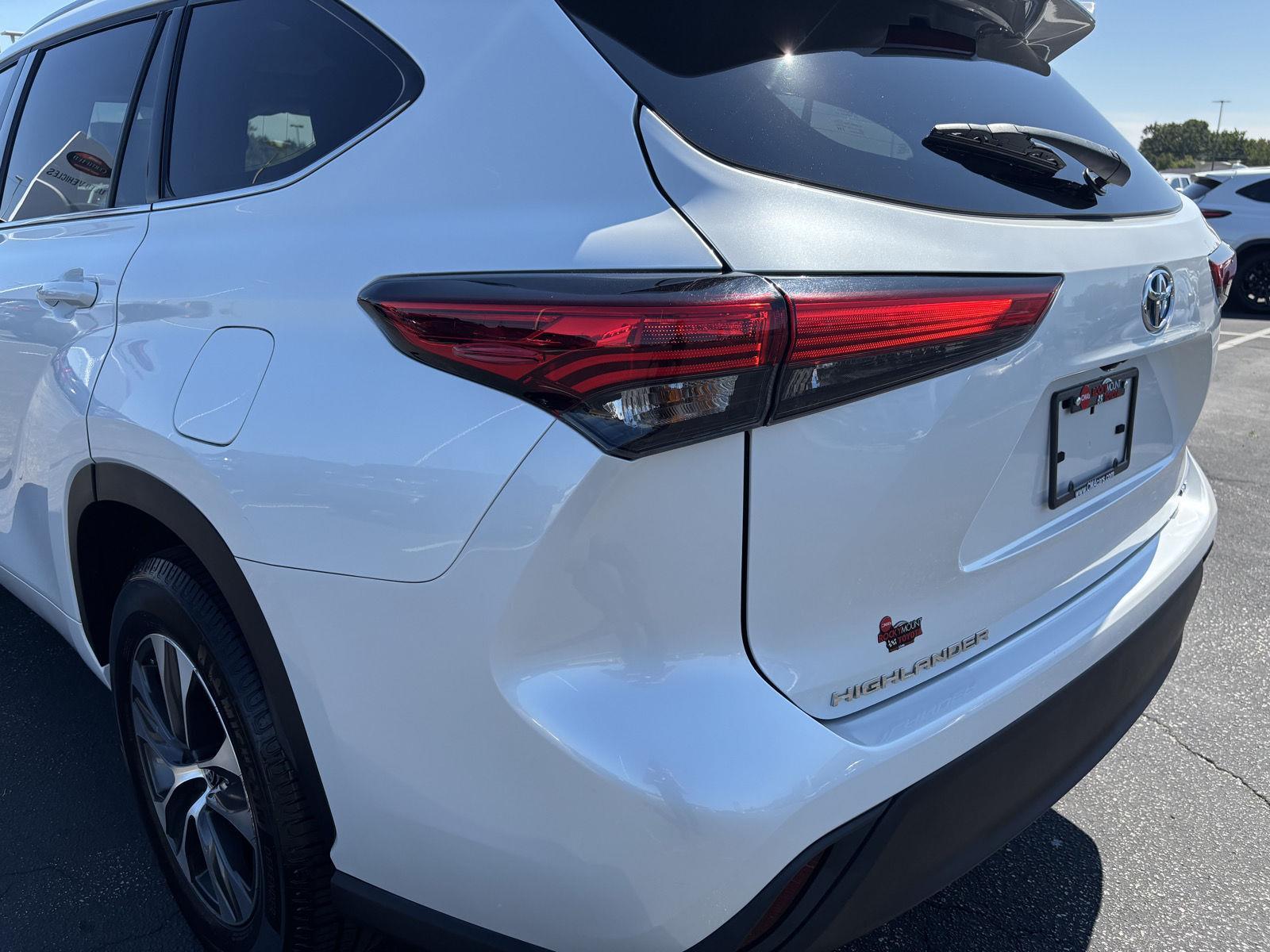 2022 Toyota Highlander Hybrid XLE photo 36