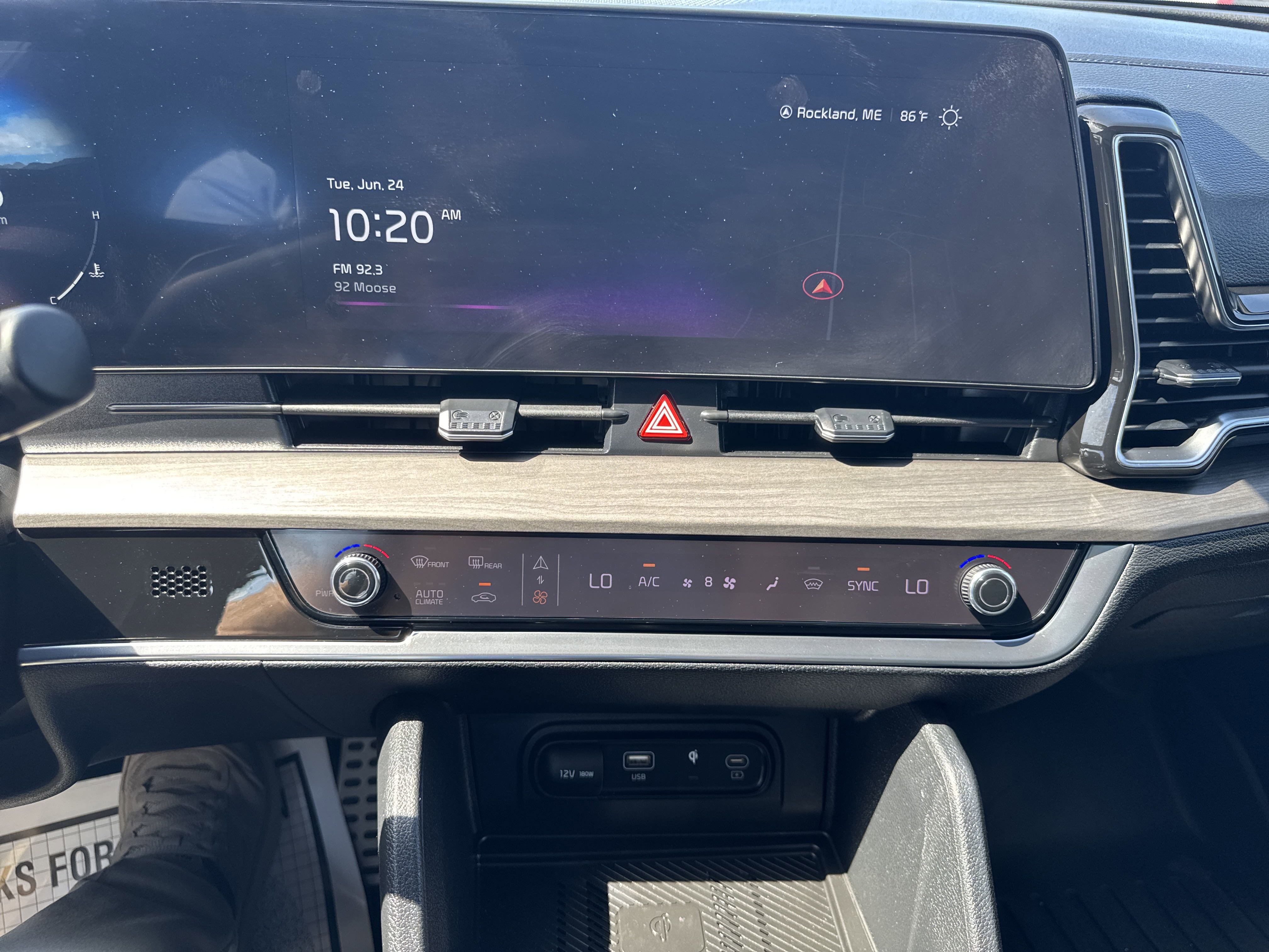 2024 Kia Sportage X-Pro photo 2