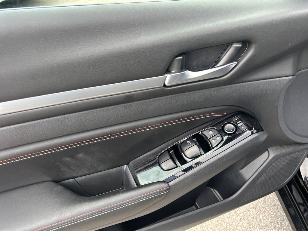 2023 Nissan Altima 2.5 SR photo 16