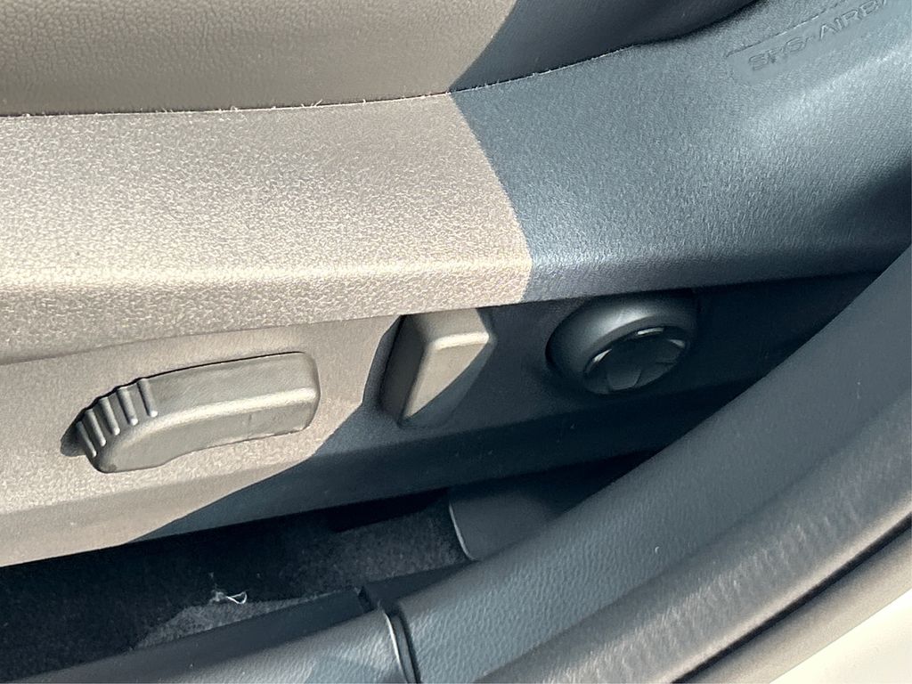2025 Subaru Outback Limited photo 32