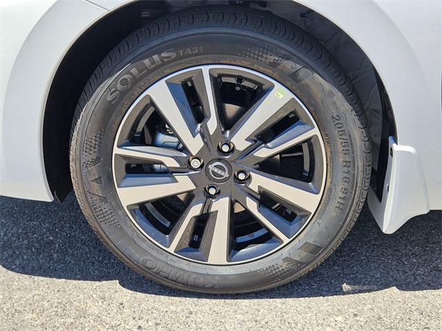 2025 Nissan Versa 1.6 S photo 4