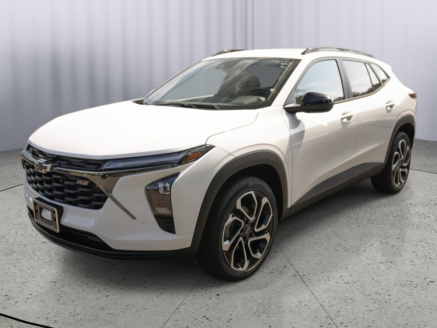 2025 Chevrolet Trax photo 2