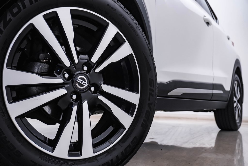 2019 Nissan Kicks SR photo 3