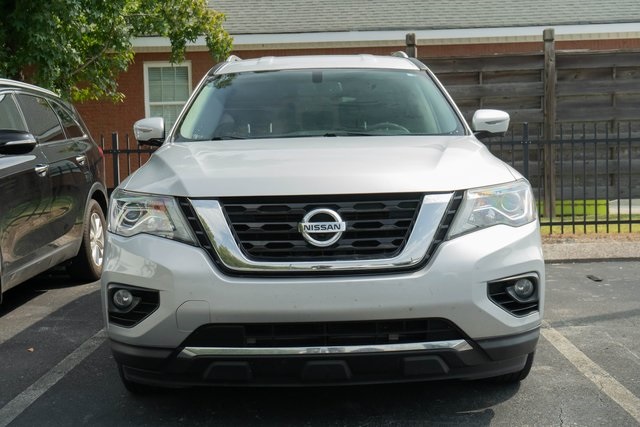 2019 Nissan Pathfinder SL photo 2
