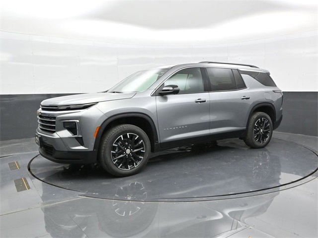 2026 Chevrolet Traverse photo 2