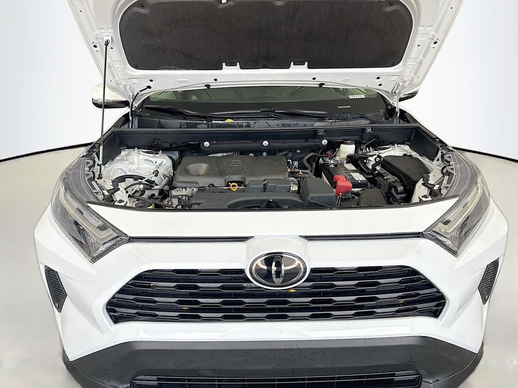 2023 Toyota RAV4 XLE photo 25