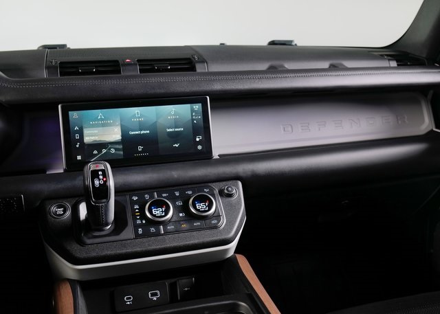 2024 Land Rover Defender 110 X-Dynamic SE photo 15