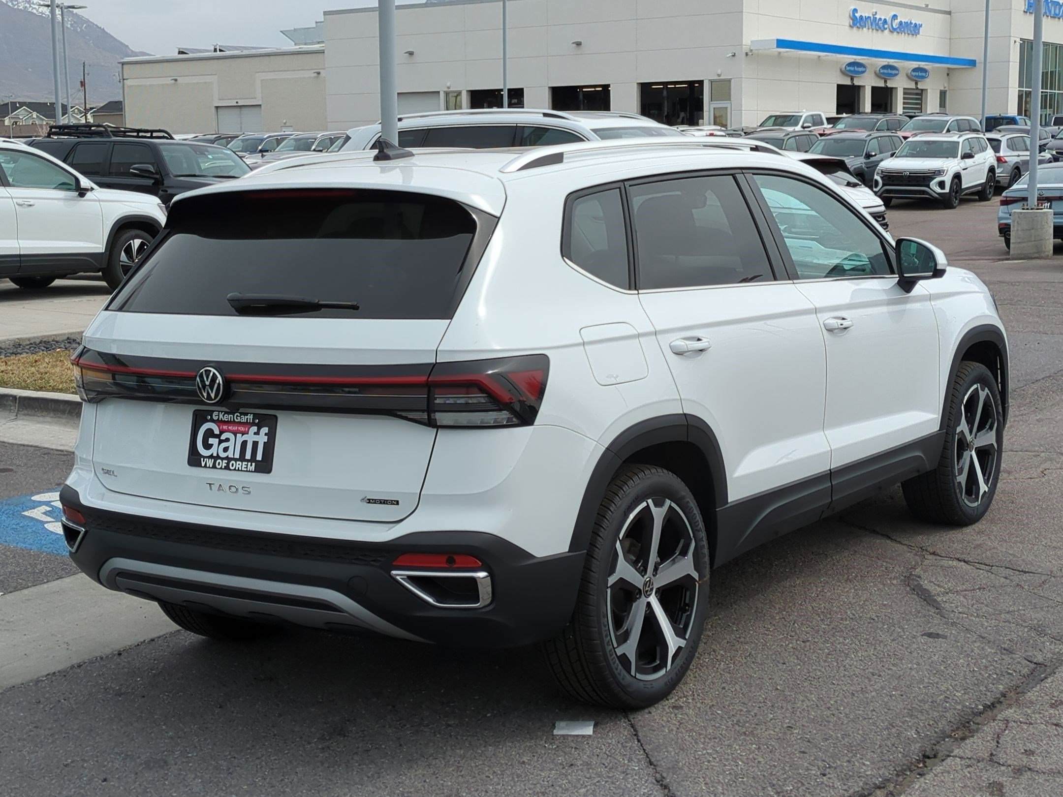 2025 Volkswagen Taos SEL photo 3