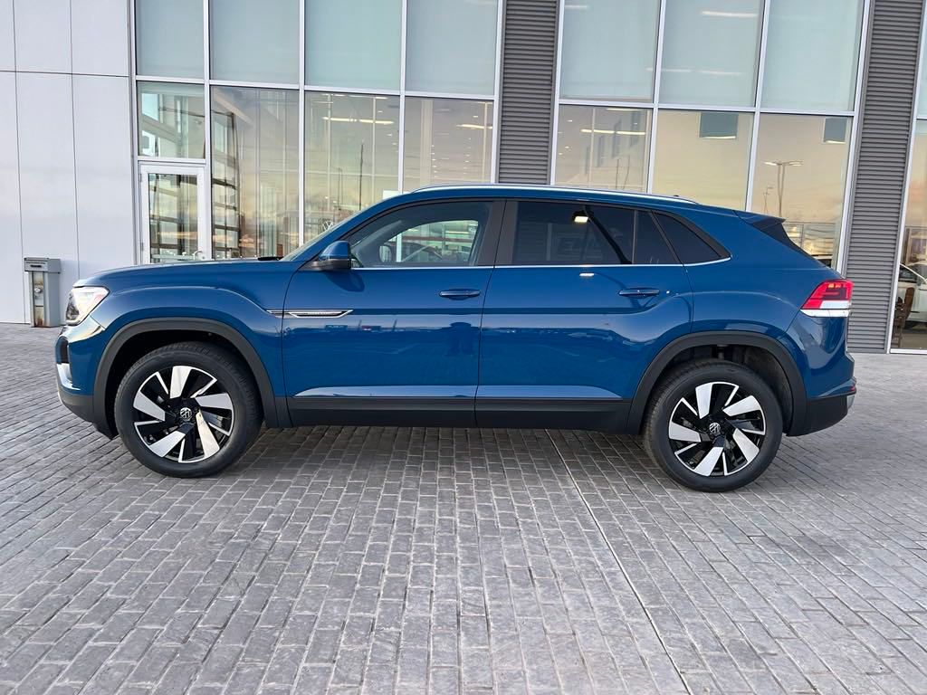 2025 Volkswagen Atlas Cross Sport SE Technology photo 2