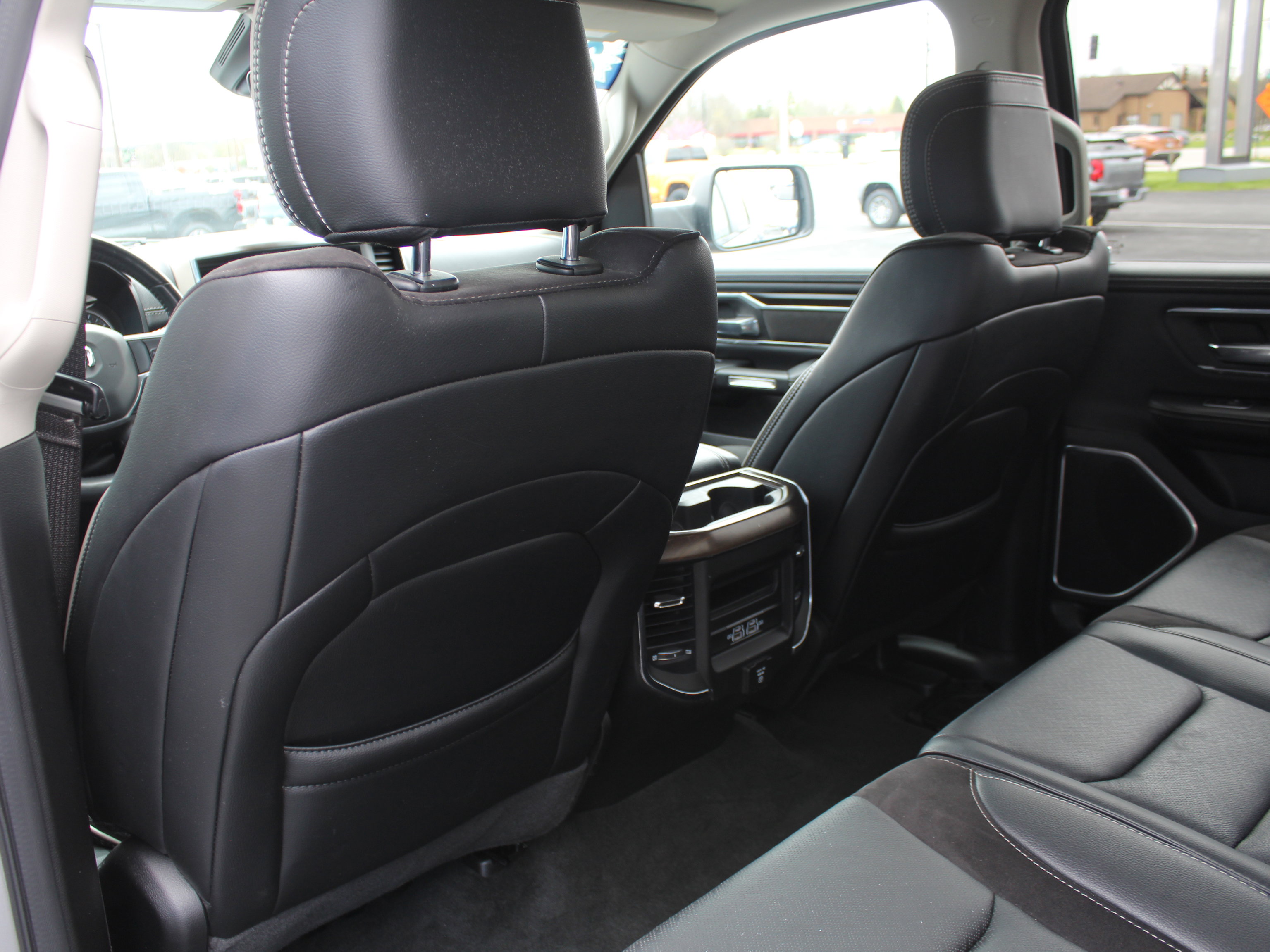 2022 Ram 1500 Laramie photo 28