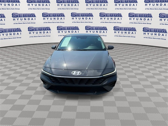 2024 Hyundai Elantra SEL photo 4