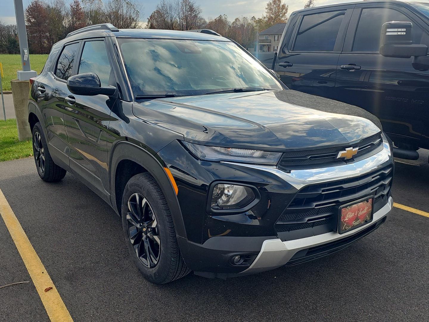 2023 Chevrolet Trailblazer LT photo 2