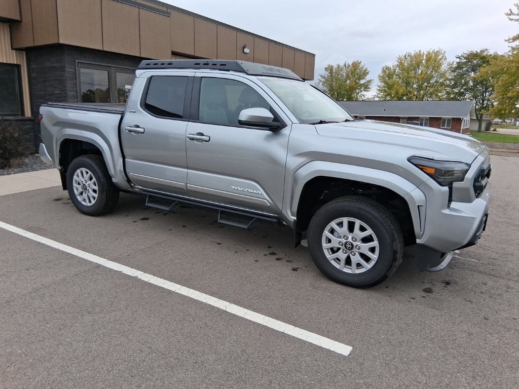 2024 Toyota Tacoma SR5 4x4 photo 4