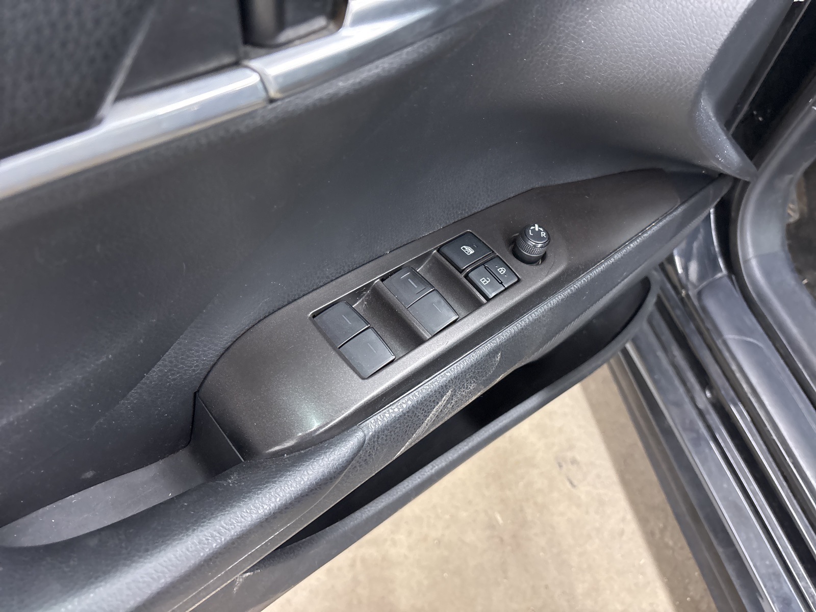 2022 Toyota Camry SE photo 19