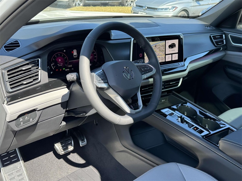 2026 Volkswagen Atlas Cross Sport SEL R-Line photo 2