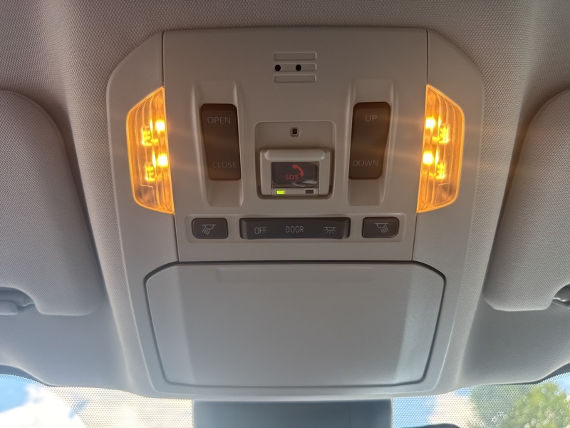 2021 Toyota Highlander XLE photo 27