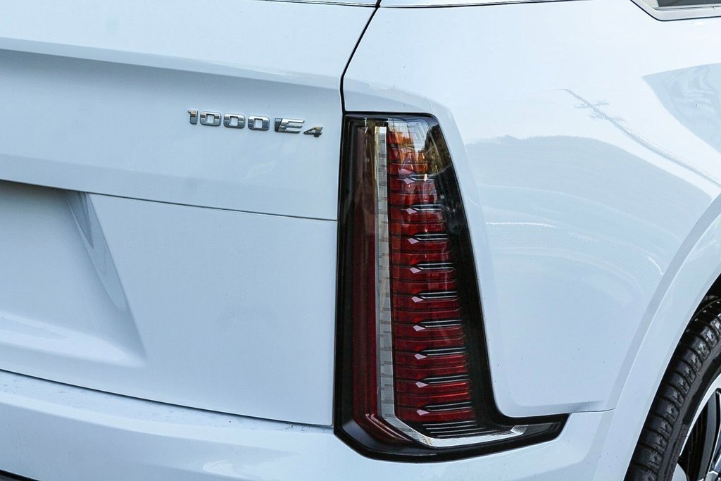 2025 Cadillac Escalade IQ Luxury photo 5