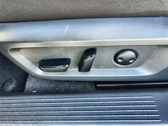 2024 Nissan Rogue SV photo 3