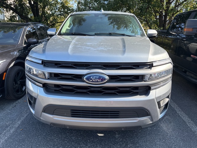 2024 Ford Expedition MAX XLT photo 2