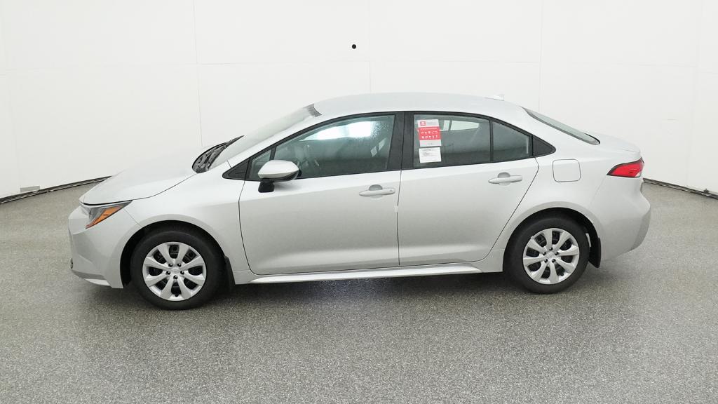 2025 Toyota Corolla LE photo 6