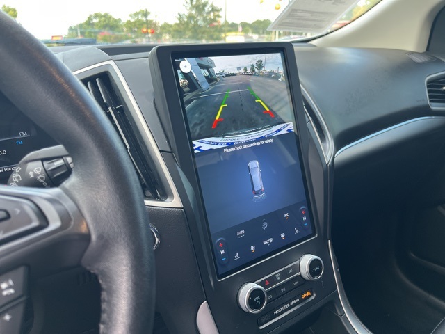 2022 Ford Edge SEL photo 23