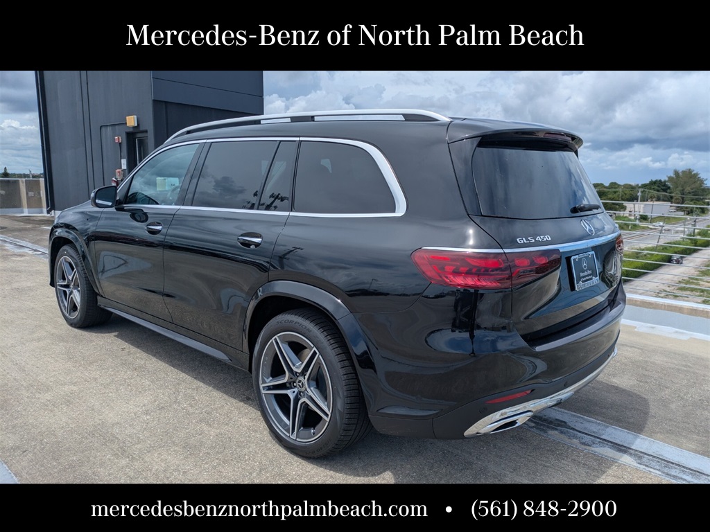 2026 Mercedes Benz GLS 450 4MATIC photo 2