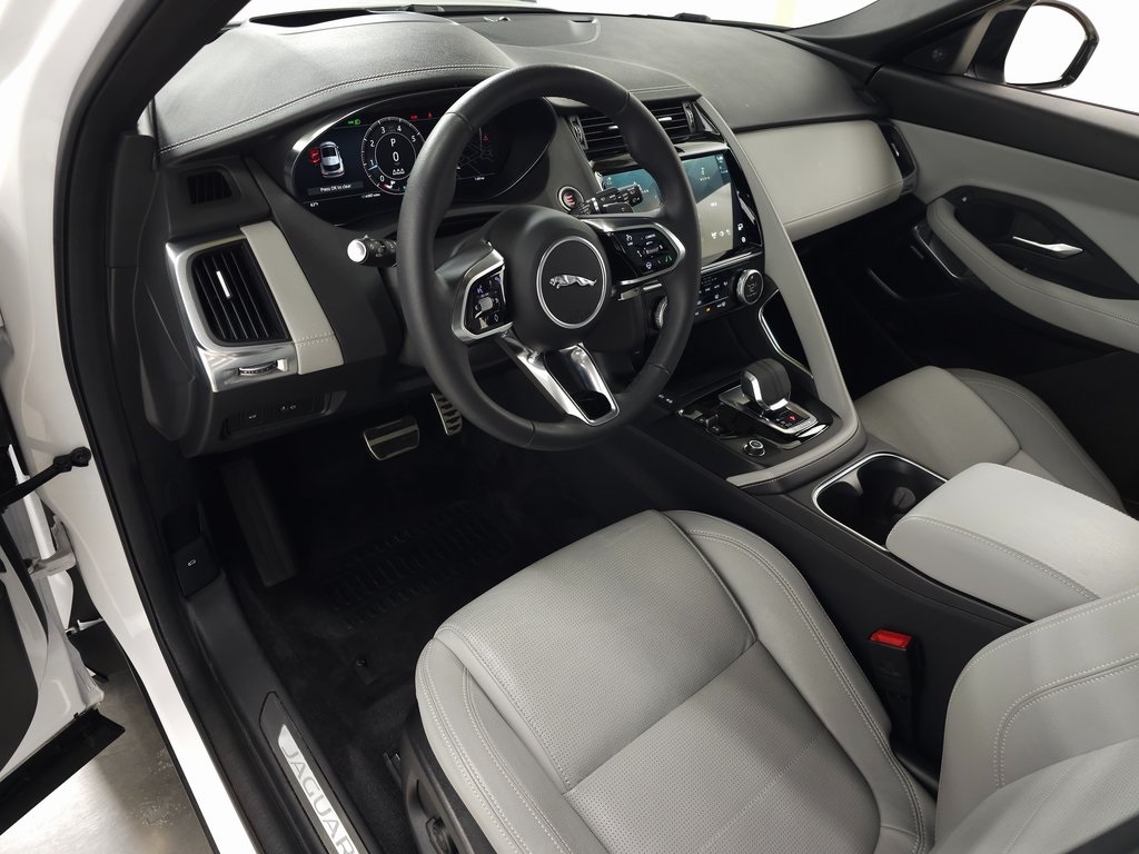 2024 JAGUAR PACE P250 - Image 15