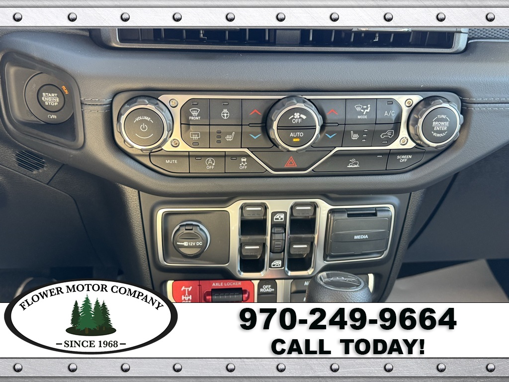 2025 Jeep Gladiator Mojave photo 21