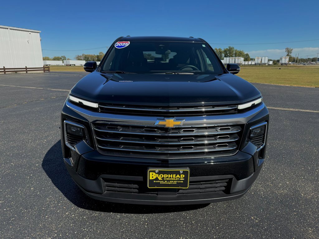 2025 Chevrolet Traverse photo 8