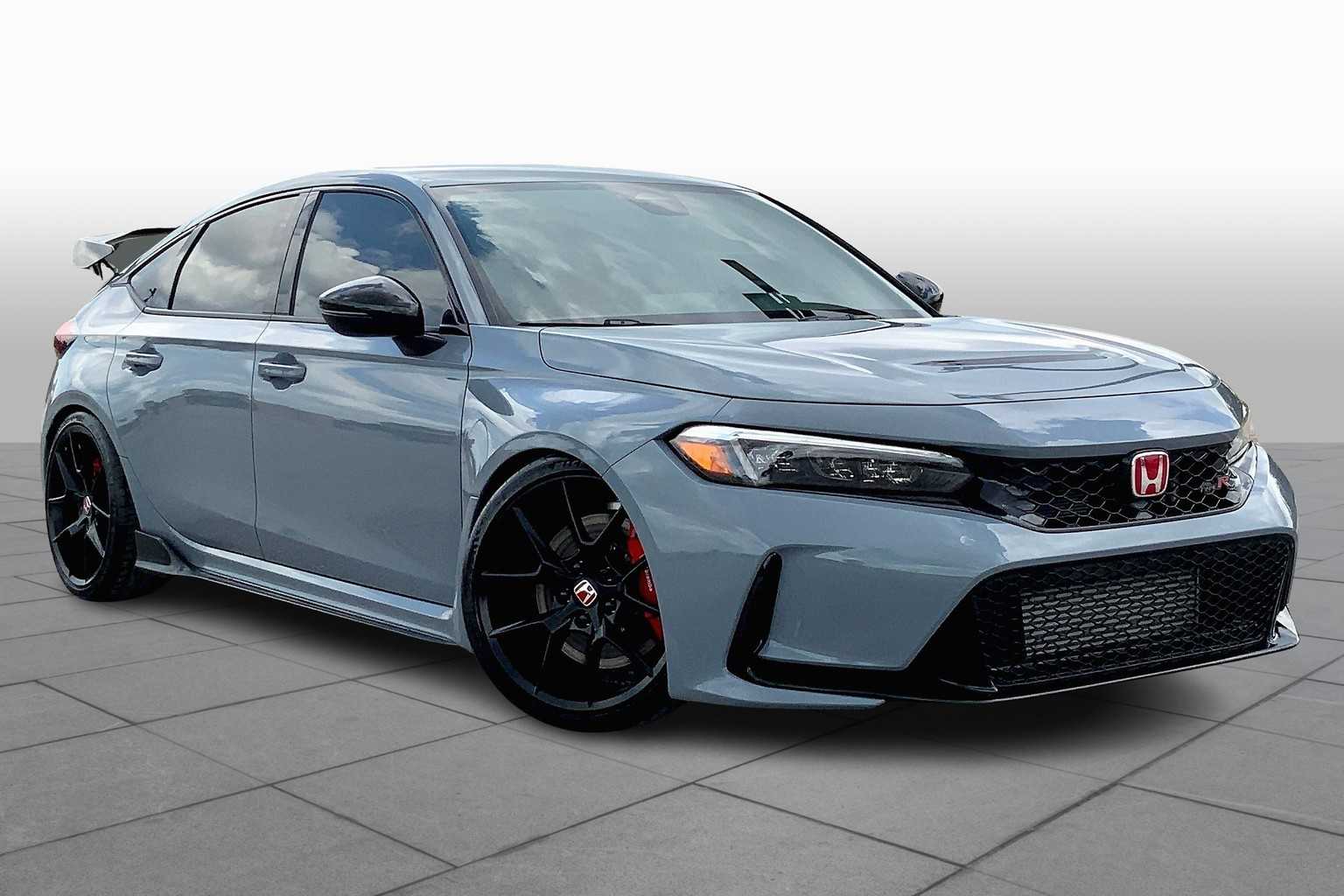 2025 Honda Civic Type R photo 2