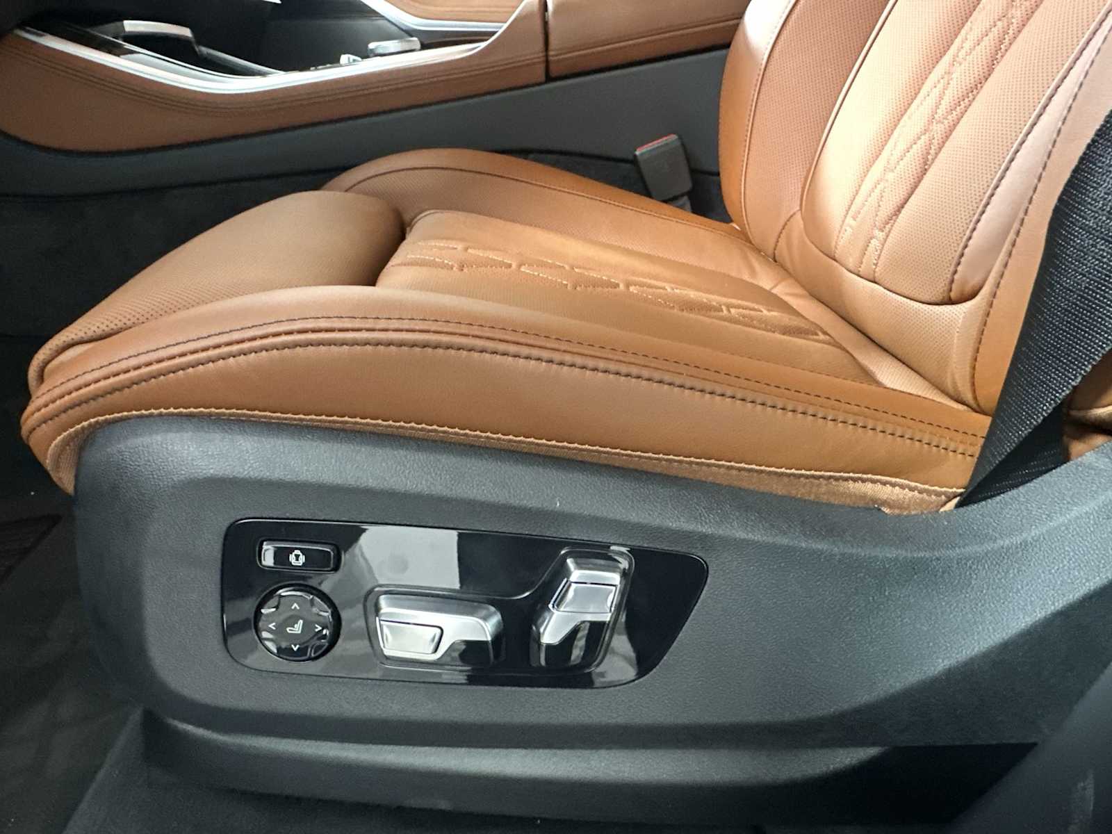 2026 Bmw X5 M60i photo 12