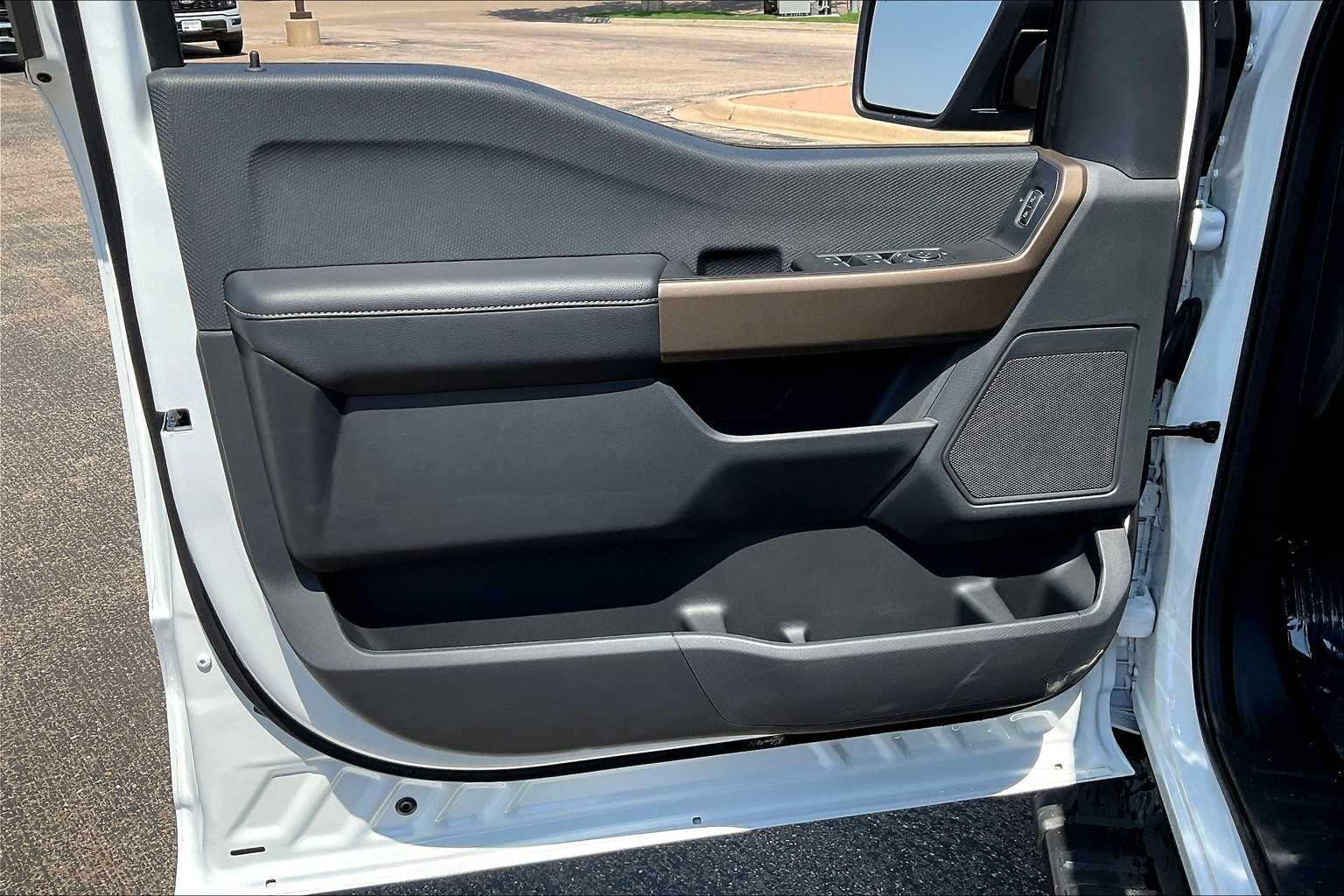 2025 Ford F-150 STX photo 10