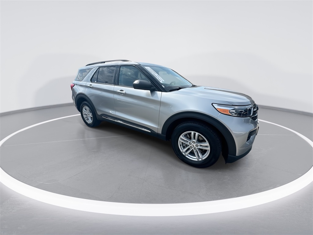 2023 Ford Explorer XLT photo 2
