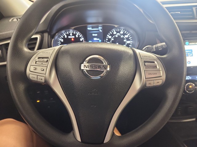 2016 Nissan Rogue SV photo 19