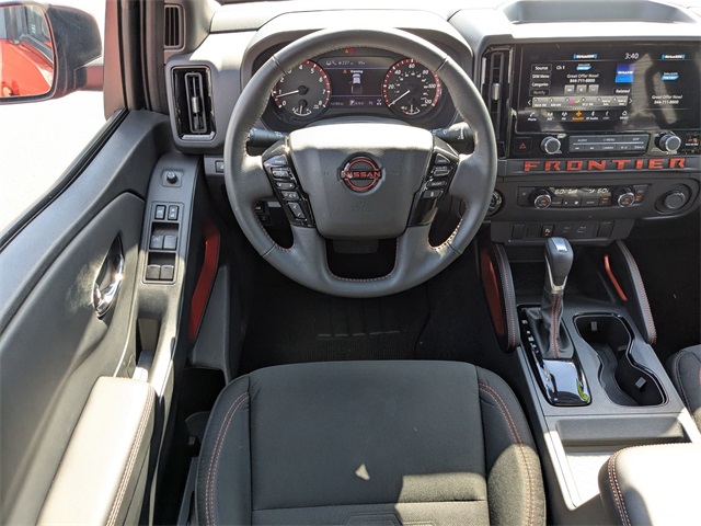 2025 Nissan Frontier PRO-4X photo 28