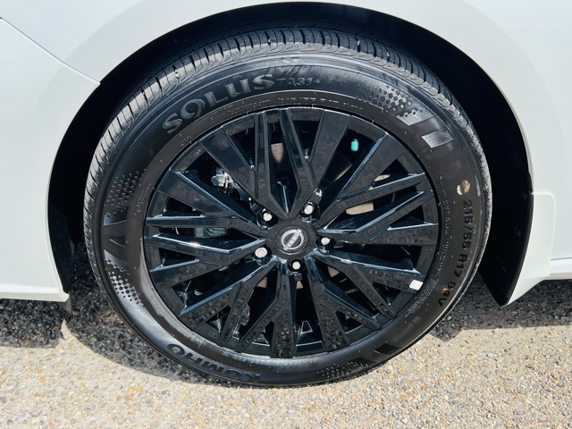 2025 Nissan Altima SV Special Edition photo 13