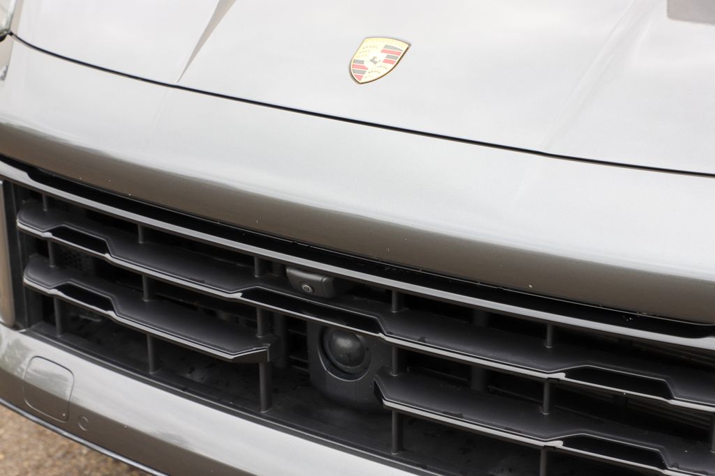 2024 Porsche Cayenne Coupe Base photo 44
