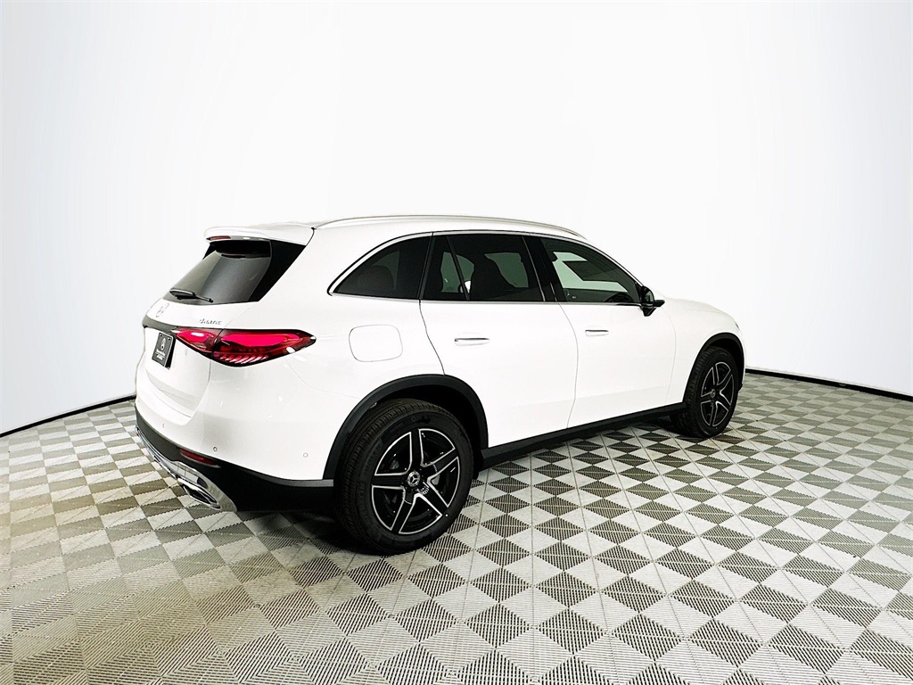 2026 Mercedes Benz GLC 300 4MATIC photo 6