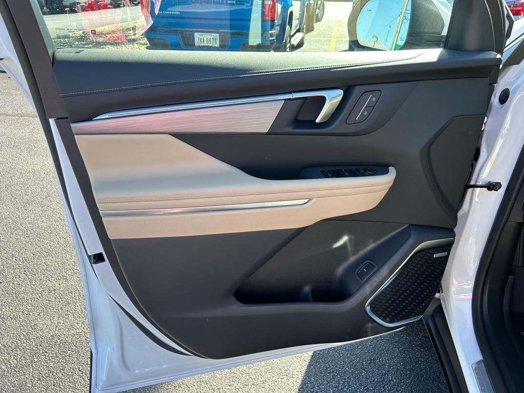 2026 Buick Enclave Preferred photo 2