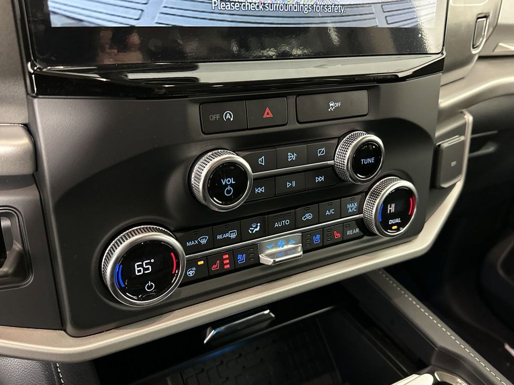 2024 Ford Expedition XLT photo 26