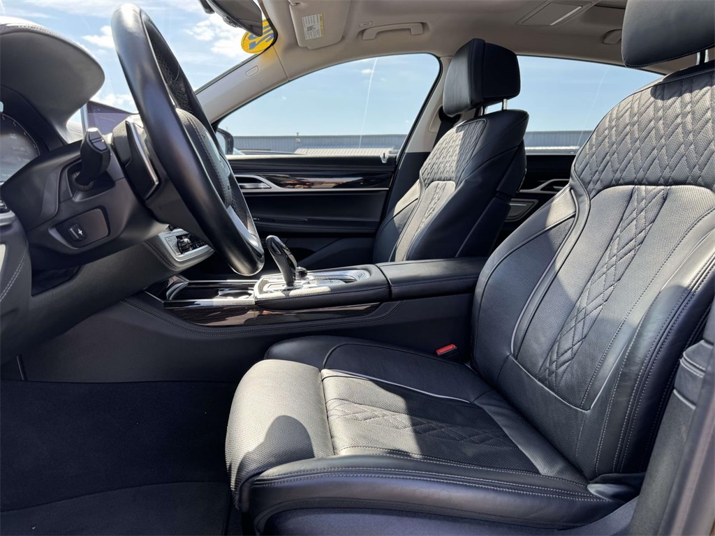 2020 Bmw 750i xDrive Sedan photo 14
