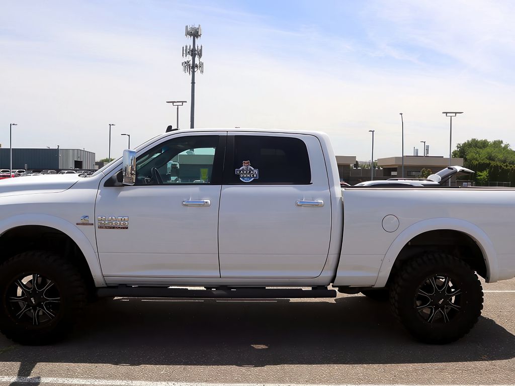 2017 Ram 2500 Laramie photo 4