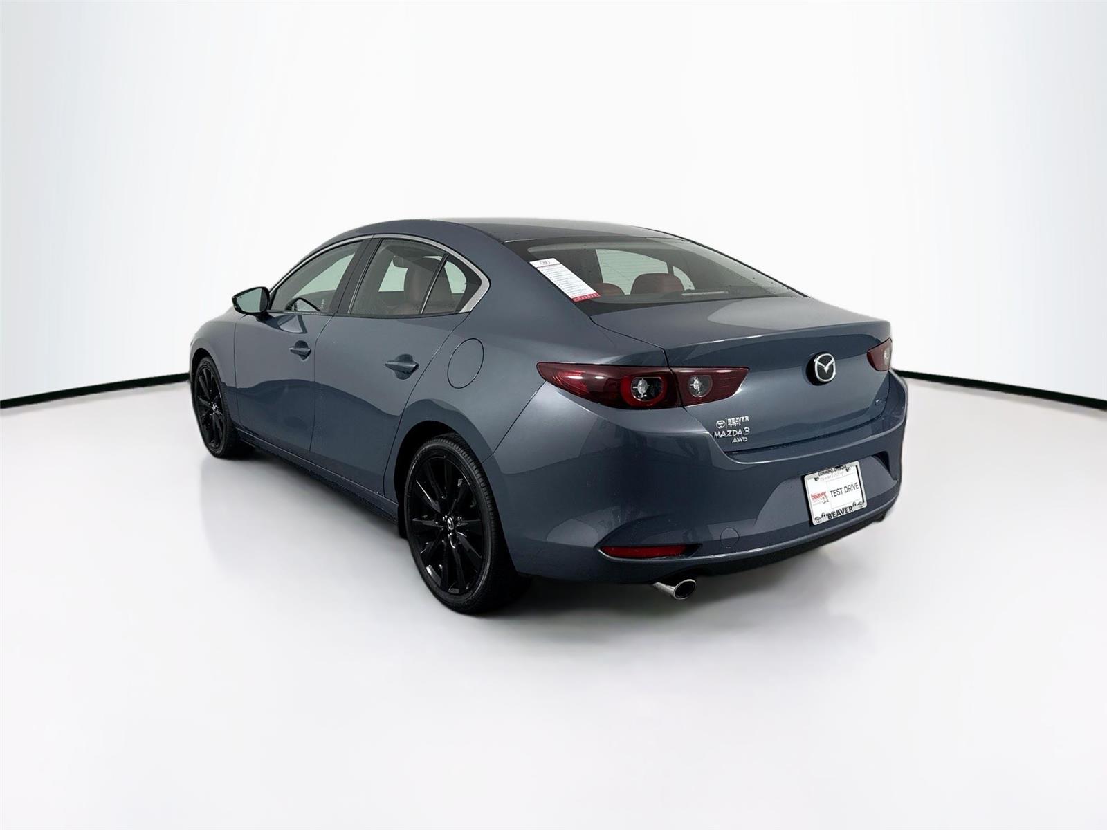 2024 Mazda Mazda3 2.5 s Carbon photo 8