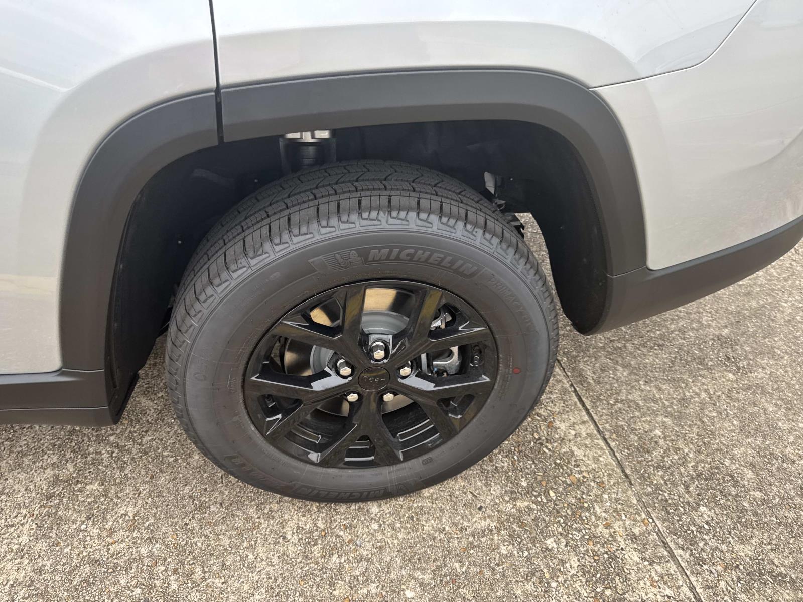 2025 Jeep Grand Cherokee Altitude X photo 3