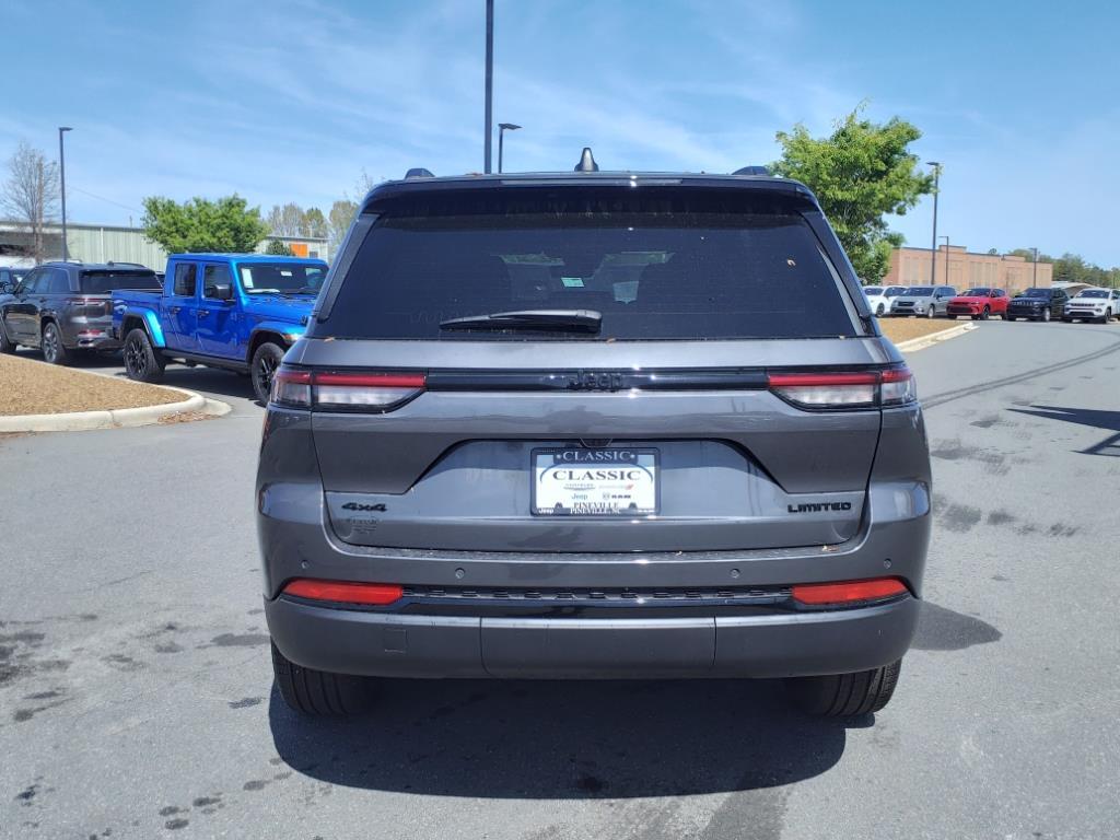 2025 Jeep Grand Cherokee Limited photo 14