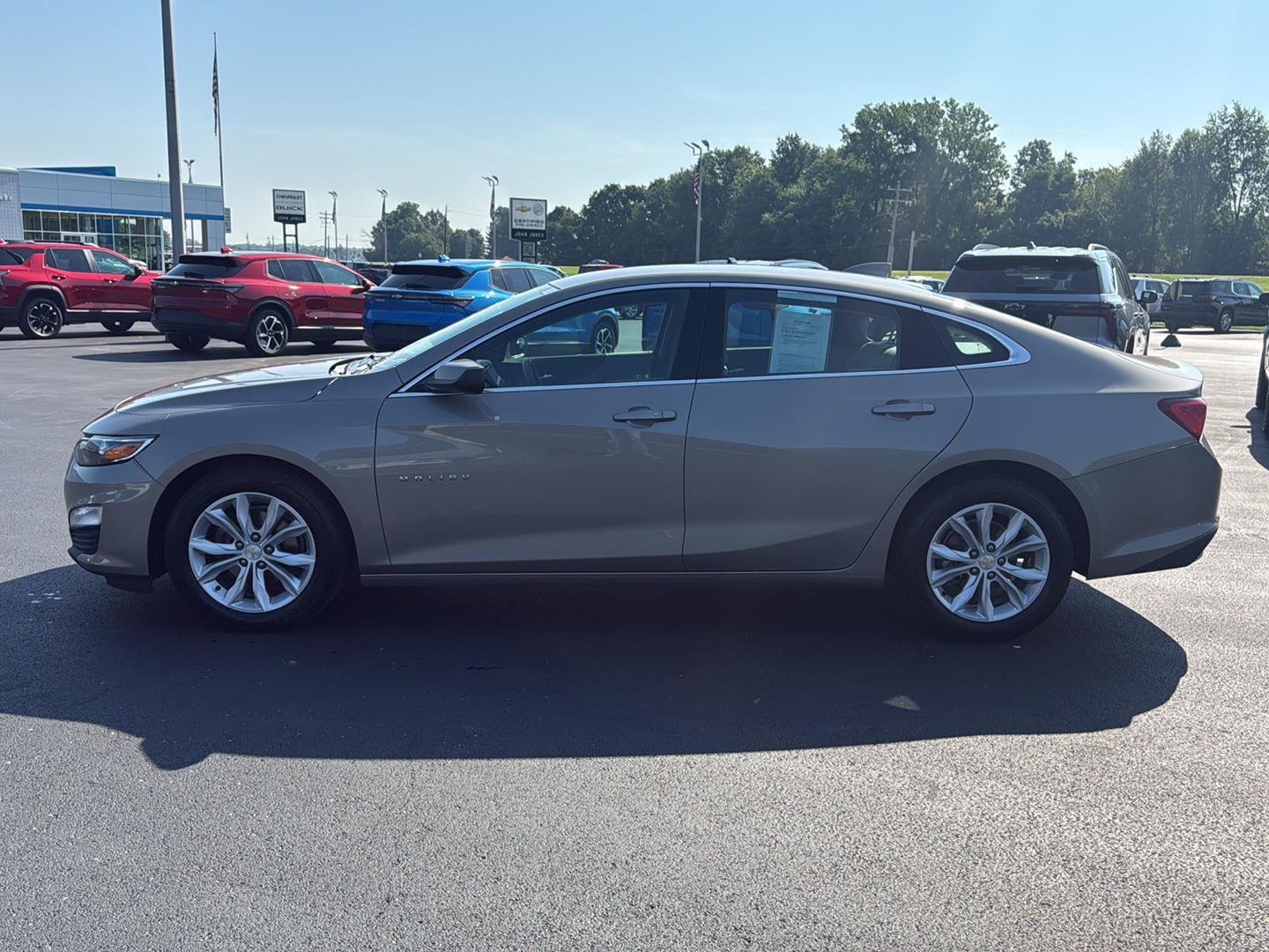 2023 Chevrolet Malibu 1LT photo 3