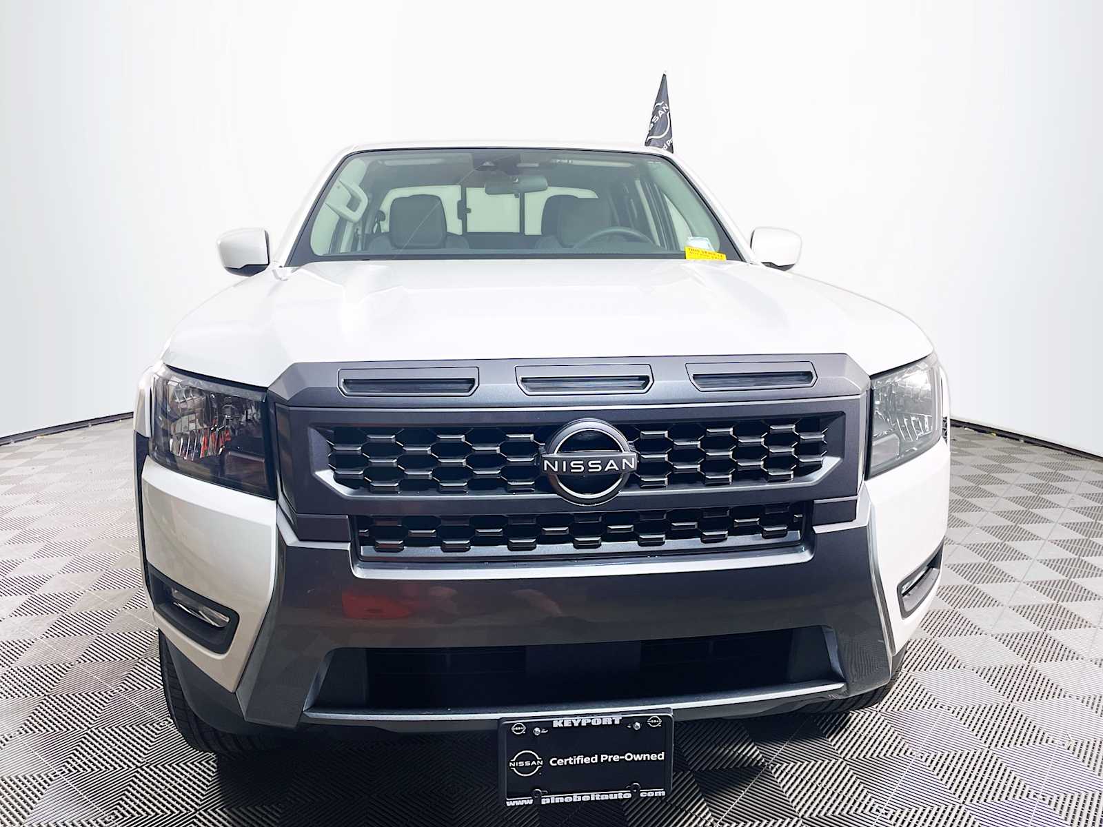 2025 Nissan Frontier SV photo 2