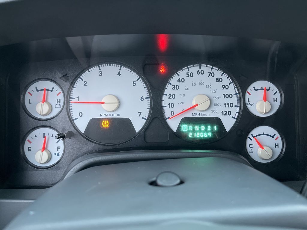 2008 Dodge Ram SLT photo 20